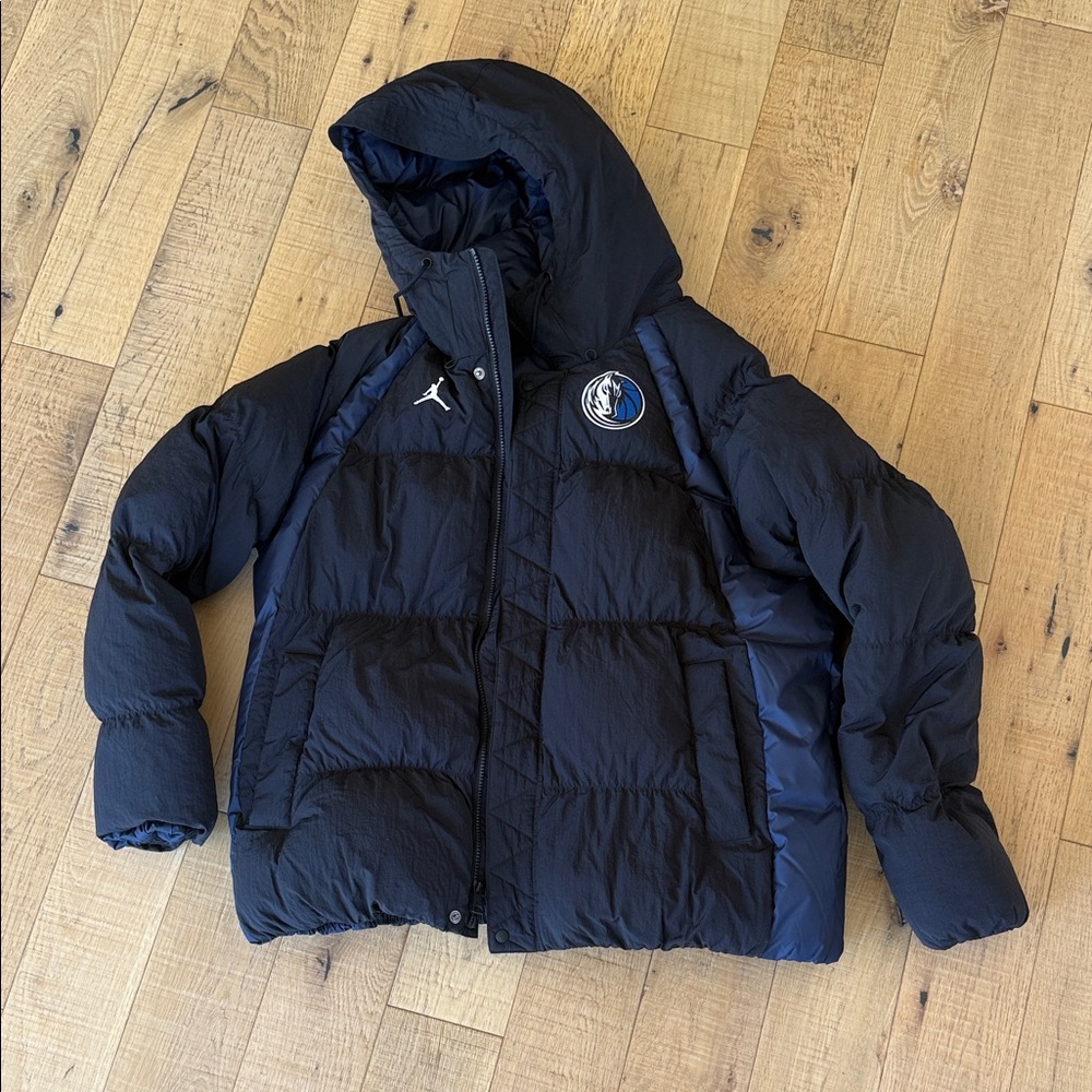 Black and Blue Dallas Mavericks Puffer Jacket
